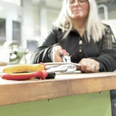 Wiha 43666 VDE Kablo Kesme Makası 1000V 210 mm